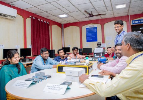 Acad_Mech_DiscussionFaculty_VOOL6797